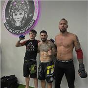 Profesor de artes marciales apto para todos los niveles y con gran experiencia.